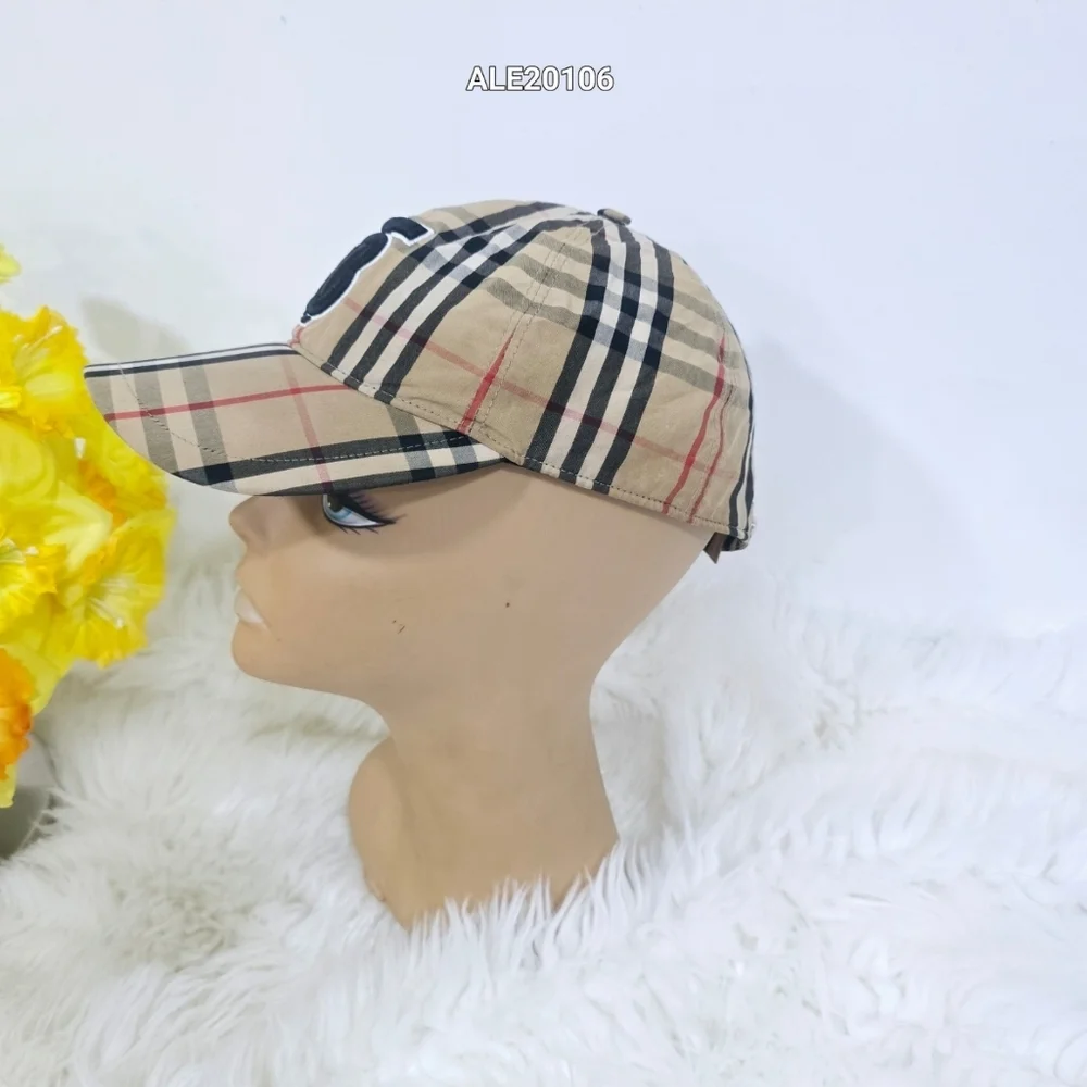 Burberry London Unisex Vintage TB LogoNova Check Baseball cap Size Mediun - Picture 9 of 13